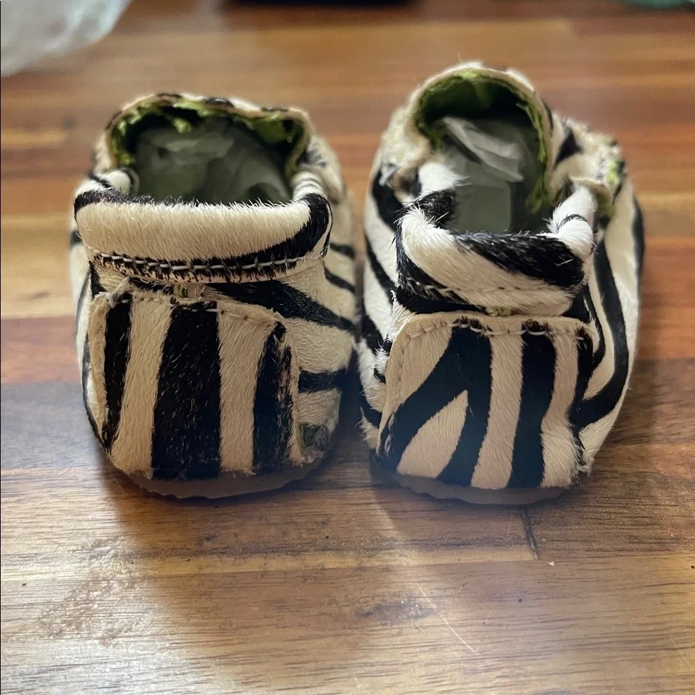 Toss Zebra Stripes Baby Mocasín Shoes.
